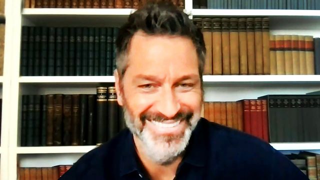 E! News Daily Pop May 6th 2021 - Peter Hermann on Sharing Wife Mariska Hargitay With Chris Meloni